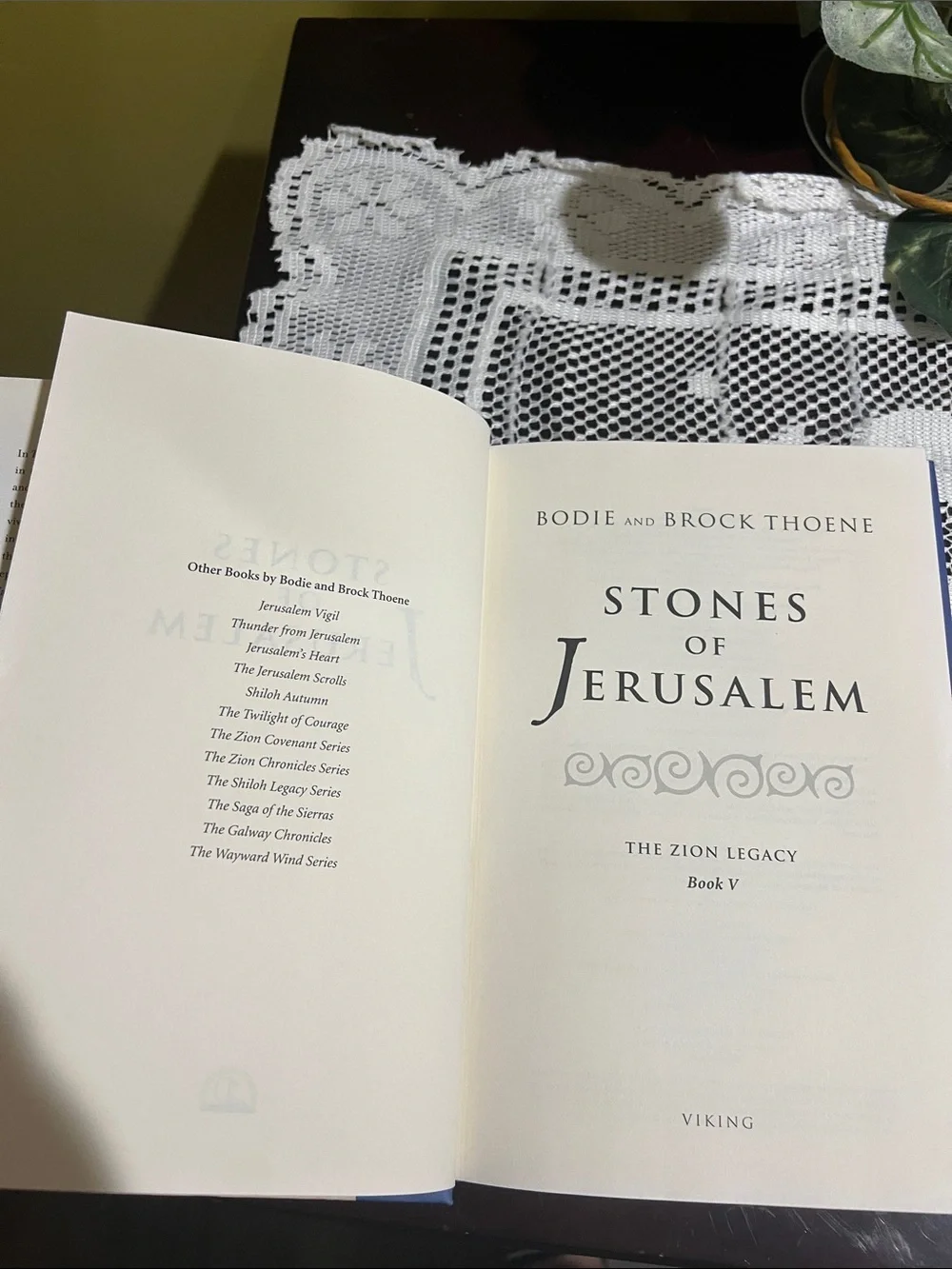 Hardback Stones of Jerusalem by Bodie & Brock Thoene